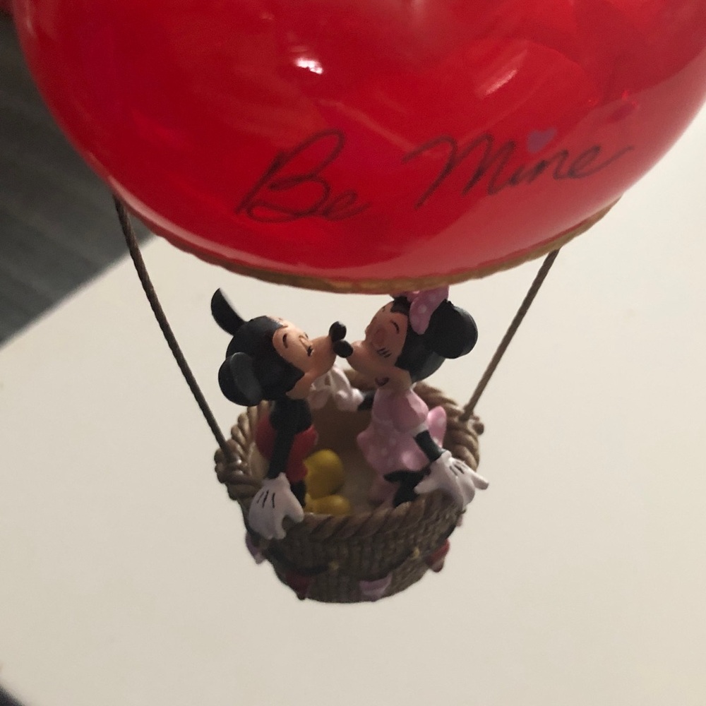 Disney Mickey & Minnie Mouse Kissing in a “Be Mine” Heart Hot Air Balloon - Picture 7 of 7